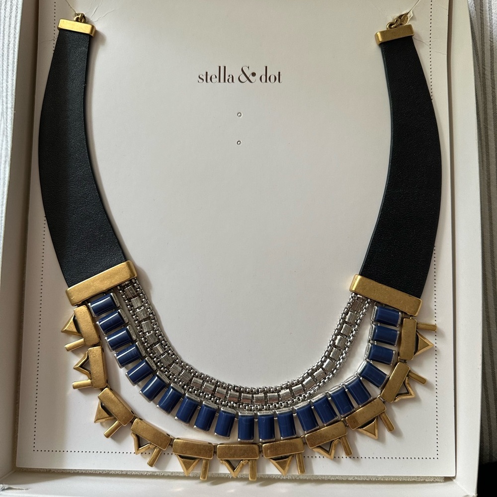 Stella & Dot Natalie Bib Statement Piece